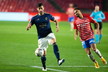 Imágenes del partido que enfrenta a Granada y Osasuna en el estadio Nuevo Los Cármenes