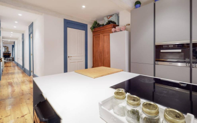 Un piso reformado con gusto y ubicado en la tranquila calle San Antón