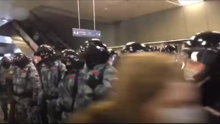 Navalny detenido nada más pisar Rusia