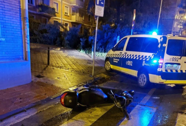 El viento ha causado diversas incidencias y caídas de árboles esta pasada madrugada en Pamplona