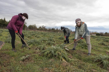 La Fundación Tudela Comparte acaba de abrir el Obrador que, a través de la venta de comida para llevar, ya ha contratado a dos mujeres en situación de exclusión. Se suma a su comedor social, su economato para familias y su labor de formación