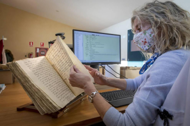 El equipo de Scriptum está catalogando procesos judiciales que datan desde el S.XVI hasta 1836 para crear una base de datos de libre acceso al público, y se pueden consultar tanto en la web 'Archivo Abierto' como en la biblioteca del Archivo General