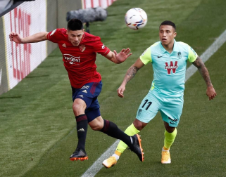 Imágenes del partido que enfrenta a Osasuna y Granada en El Sadar.