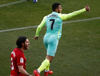 Imágenes del partido que enfrenta a Osasuna y Granada en El Sadar.