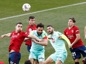 Imágenes del partido que enfrenta a Osasuna y Granada en El Sadar.