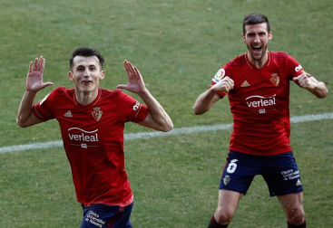 Imágenes del partido que enfrenta a Osasuna y Granada en El Sadar.