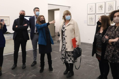 Este martes ha abierto sus puertas en el Museo de Navarra la exposición 'Gerardo Lizarraga. Artista en el exilio', que recoge una colección de cerca de 80 dibujos y caricaturas que el artista navarro realizó durante sus años de encierro en los campos de Argelès-sur-Mer, Agde y Clermont Ferrand (Francia).