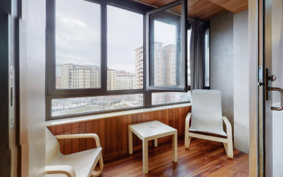 Cuatro habitaciones, terraza y plaza de garaje: un completo piso ubicado en una zona peatonal