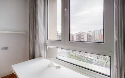 Cuatro habitaciones, terraza y plaza de garaje: un completo piso ubicado en una zona peatonal