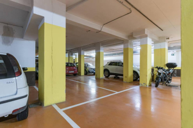 Cuatro habitaciones, terraza y plaza de garaje: un completo piso ubicado en una zona peatonal