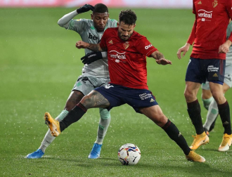 Galería de fotos del partido entre Osasuna y Betis, que ha finalizado con derrota rojilla por 0-2