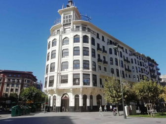 Alquiler de oficina en calle Bergamín, 2: edificio Aurora