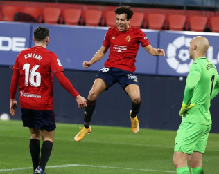 Imágenes del partido entre Osasuna y Eibar disputado en El Sadar.