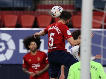 Imágenes del partido entre Osasuna y Eibar disputado en El Sadar.