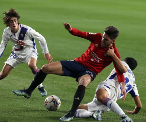 Imágenes del partido entre Osasuna y Eibar disputado en El Sadar.