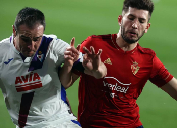 Imágenes del partido entre Osasuna y Eibar disputado en El Sadar.