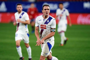 Imágenes del partido entre Osasuna y Eibar disputado en El Sadar.