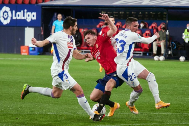 Imágenes del partido entre Osasuna y Eibar disputado en El Sadar.
