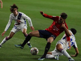 Imágenes del partido entre Osasuna y Eibar disputado en El Sadar.