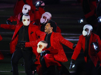 El artista cerró el espectáculo con 'Blinding Lights', la canción que lo convirtió en el rey de Tik Tok durante los primeros meses de la pandemia