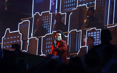 El artista cerró el espectáculo con 'Blinding Lights', la canción que lo convirtió en el rey de Tik Tok durante los primeros meses de la pandemia
