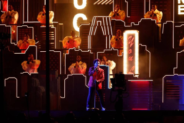 El artista cerró el espectáculo con 'Blinding Lights', la canción que lo convirtió en el rey de Tik Tok durante los primeros meses de la pandemia