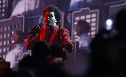 El artista cerró el espectáculo con 'Blinding Lights', la canción que lo convirtió en el rey de Tik Tok durante los primeros meses de la pandemia