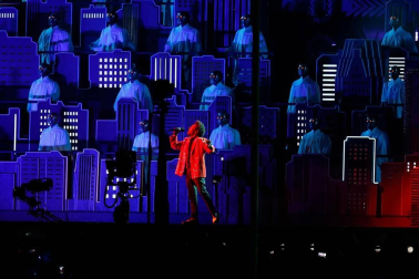 El artista cerró el espectáculo con 'Blinding Lights', la canción que lo convirtió en el rey de Tik Tok durante los primeros meses de la pandemia