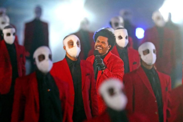 El artista cerró el espectáculo con 'Blinding Lights', la canción que lo convirtió en el rey de Tik Tok durante los primeros meses de la pandemia