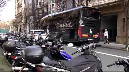 Fallece un joven motorista en el centro de San Sebastián