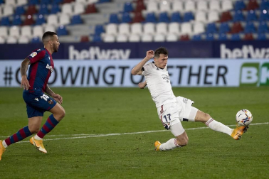 Imágenes de la Jornada 23 del choque disputado en el Ciudad de Valencia que terminó con triunfo rojillo tras un gol de Ante Budimir.