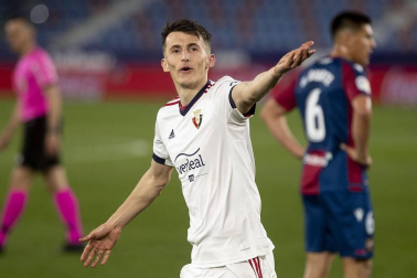 Imágenes de la Jornada 23 del choque disputado en el Ciudad de Valencia que terminó con triunfo rojillo tras un gol de Ante Budimir.