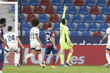 Imágenes de la Jornada 23 del choque disputado en el Ciudad de Valencia que terminó con triunfo rojillo tras un gol de Ante Budimir.