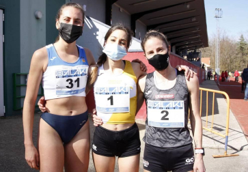 Javier Nagore y Alicia Carrera, atletas del Grupompleo Pamplona Atlético, se han impuesto en el circuito alsasuarra de Dantzaleku.