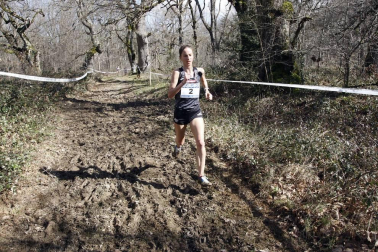 Javier Nagore y Alicia Carrera, atletas del Grupompleo Pamplona Atlético, se han impuesto en el circuito alsasuarra de Dantzaleku.