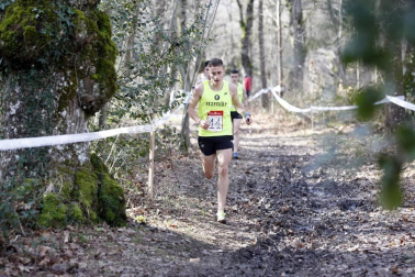 Javier Nagore y Alicia Carrera, atletas del Grupompleo Pamplona Atlético, se han impuesto en el circuito alsasuarra de Dantzaleku.