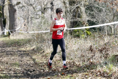 Javier Nagore y Alicia Carrera, atletas del Grupompleo Pamplona Atlético, se han impuesto en el circuito alsasuarra de Dantzaleku.