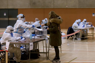 Los catalanes acuden a votar este domingo, 14 de febrero, en unas nuevas elecciones al Parlament