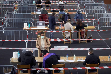 Los catalanes acuden a votar este domingo, 14 de febrero, en unas nuevas elecciones al Parlament