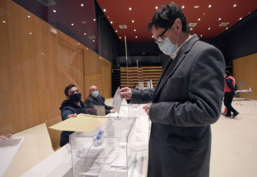 Los catalanes acuden a votar este domingo, 14 de febrero, en unas nuevas elecciones al Parlament