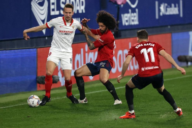 Imágenes de la Jornada 24 del choque disputado en el El Sadar que terminó con triunfo del equipo hispalense