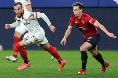 Imágenes de la Jornada 24 del choque disputado en el El Sadar que terminó con triunfo del equipo hispalense