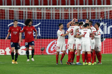 Imágenes de la Jornada 24 del choque disputado en el El Sadar que terminó con triunfo del equipo hispalense