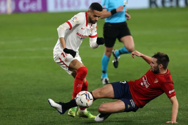 Imágenes de la Jornada 24 del choque disputado en el El Sadar que terminó con triunfo del equipo hispalense