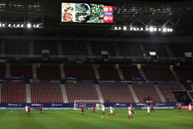 Imágenes de la Jornada 24 del choque disputado en el El Sadar que terminó con triunfo del equipo hispalense