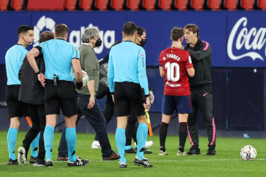 Imágenes de la Jornada 24 del choque disputado en el El Sadar que terminó con triunfo del equipo hispalense
