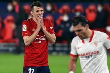 Imágenes de la Jornada 24 del choque disputado en el El Sadar que terminó con triunfo del equipo hispalense