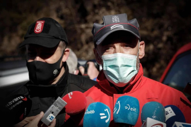 Las causas del incendio que se originó en Bera y que ha calcinado 1.800 hectáreas en Navarra, Guipúzcoa y Francia están siendo investigadas por la Policía Foral para determinar si el fuego ha sido fortuito o provocado, aunque parece que la actividad humana está detrás.