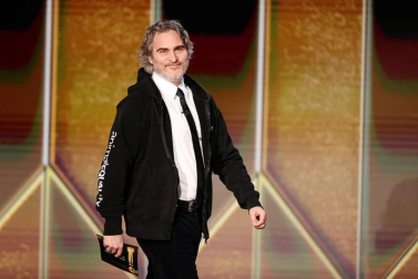 La 78ª edición de los premios Globos de Oro se entregó de forma virtual, con los nominados en sus casas.
