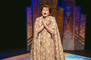 La soprano navarra María Bayo protagoniza esta semana en el Teatro Poliorama de Barcelona el espectáculo "Divina Cleopatra", en el que evocará a la mítica reina egipcia.